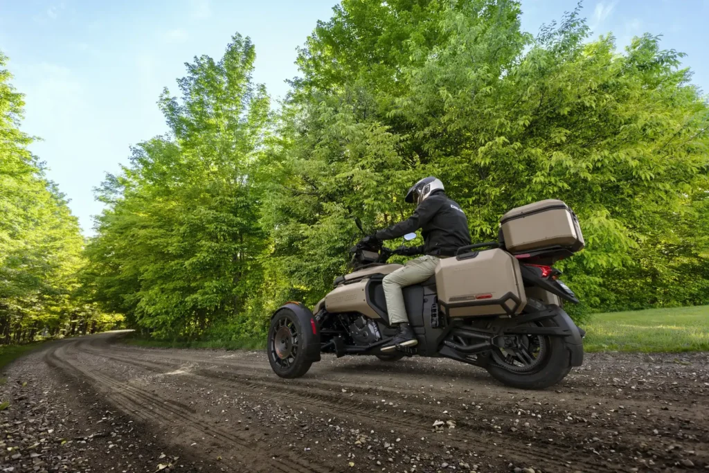Can-Am Canyon Redrock Modelljahr 2027 auf Schotterpiste