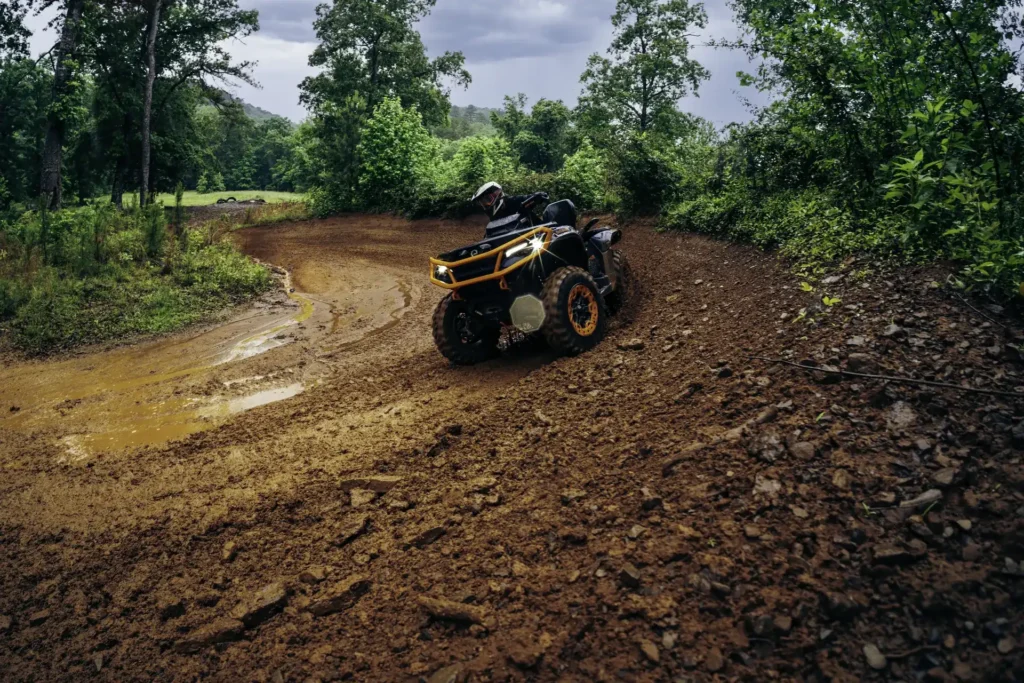 Can-Am Outlander MAX XT P 1000R Dusty Navy – in Aktion