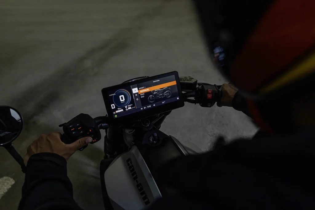 Can-Am Pulse Brightwhite