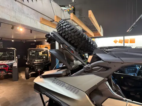 Maverick R XRC DTC 2026 - Ausstattung - ! – Bild 25