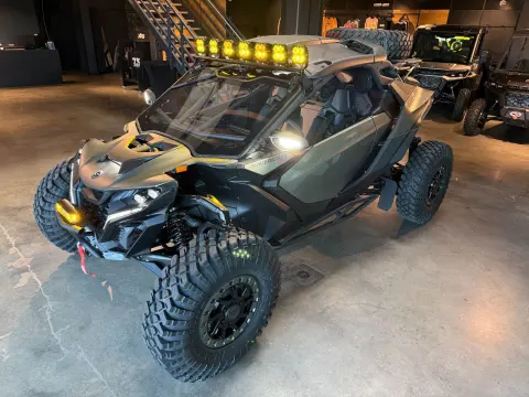 Maverick R XRC DTC 2026 - Ausstattung - ! – Bild 1