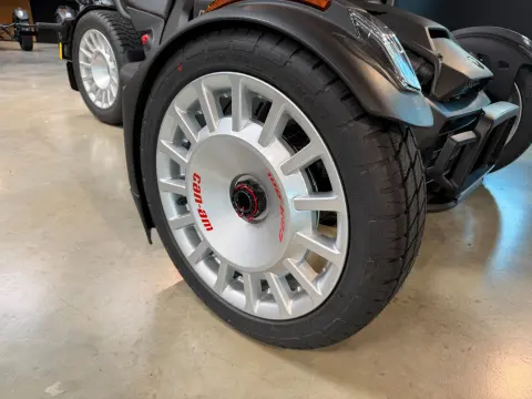 Ryker 900 ACE Rally 2026 Akrapovic Garantie – Bild 15