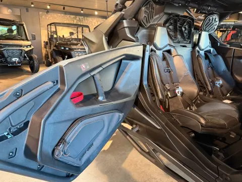 Maverick R XRC DTC 2026 - Ausstattung - ! – Bild 23