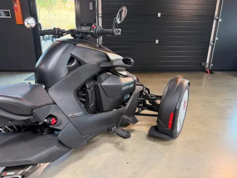 Ryker 900 ACE Rally 2026 Akrapovic Garantie – Bild 12