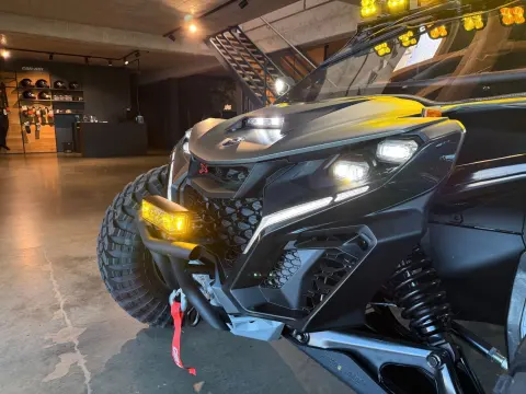 Maverick R XRC DTC 2026 - Ausstattung - ! – Bild 5