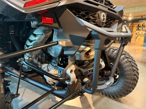 Maverick R XRC DTC 2026 - Ausstattung - ! – Bild 28