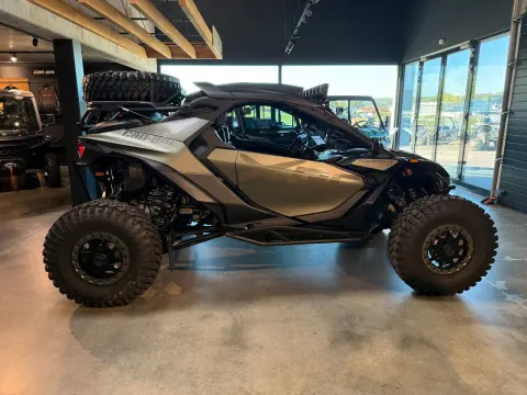 Maverick R XRC DTC 2026 - Ausstattung - ! – Bild 11