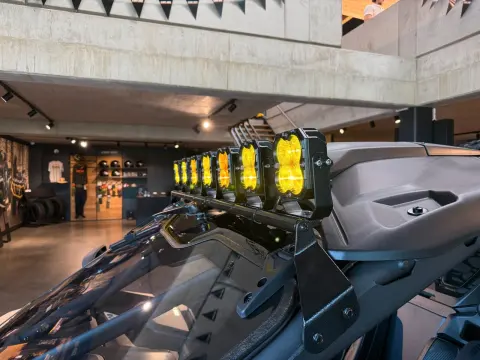 Maverick R XRC DTC 2026 - Ausstattung - ! – Bild 20