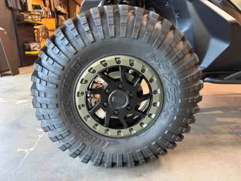 Maverick R XRC DTC 2026 - Ausstattung - ! – Bild 15